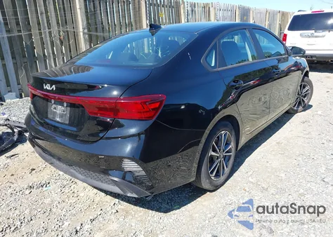 2023 Kia Forte Lxs z USA, uszkodzony, nr VIN 3KPF24AD3PE610991